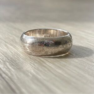 OFFERS WELCOMED 925 SU Stamped Band with magnetic properties 3.8g  sz 8.75